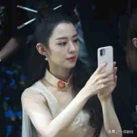 娱乐圈吃瓜四字艺人是谁